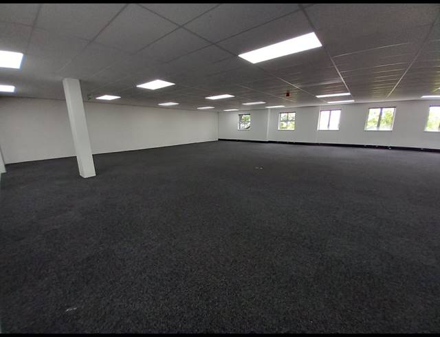 363M² OFFICE TO LET IN BRYANSTON